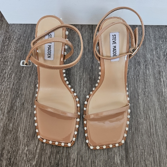 Nude Crystal Heels - Picture 3 of 7